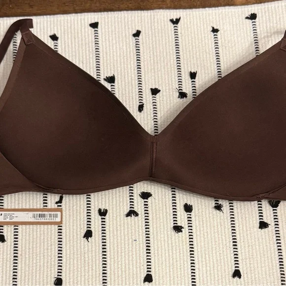 Skims Wireless Form Push Up Bra in Cocoa Size 32DD - Picture 2 of 4